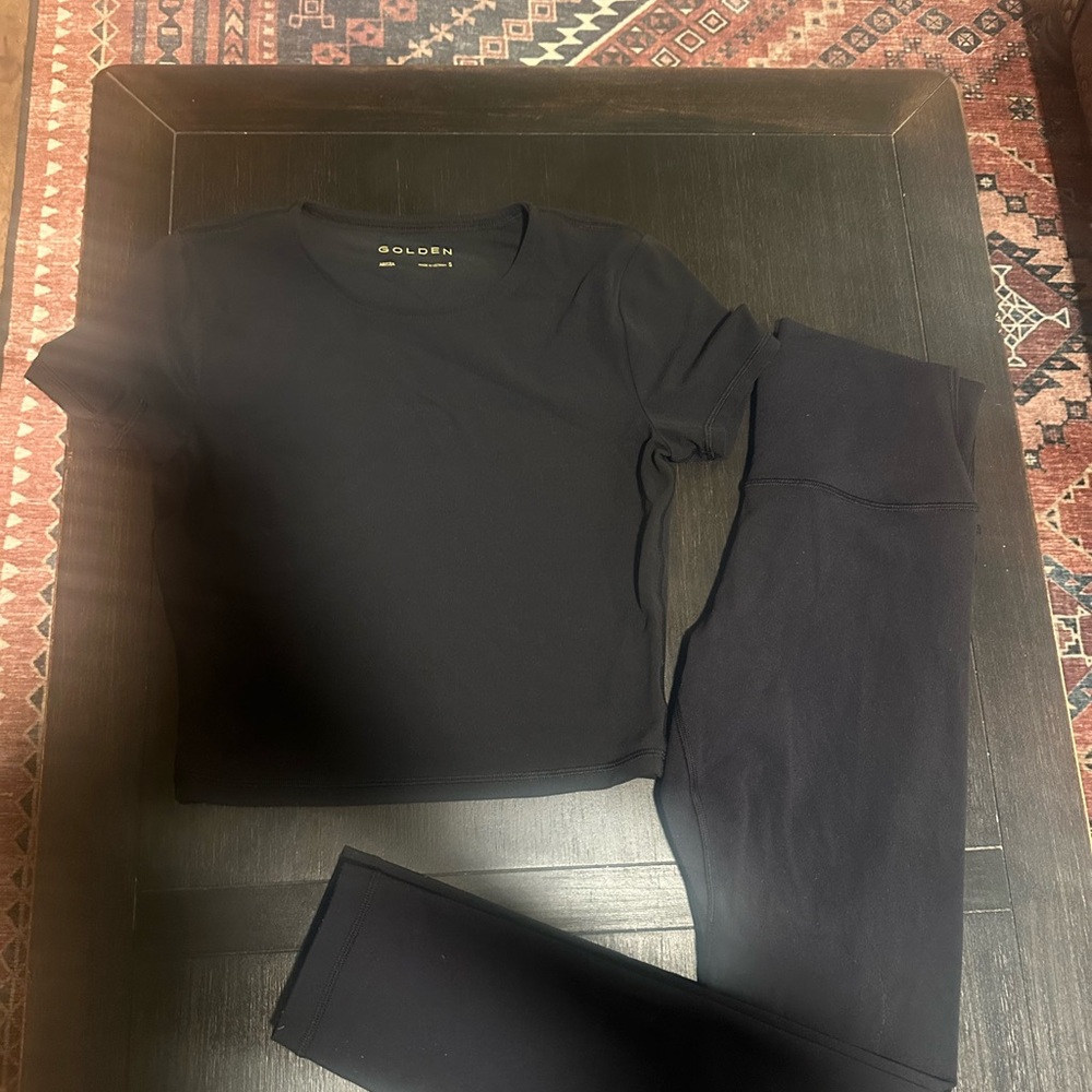 Aritzia Black T-Shirt and Leggings Set